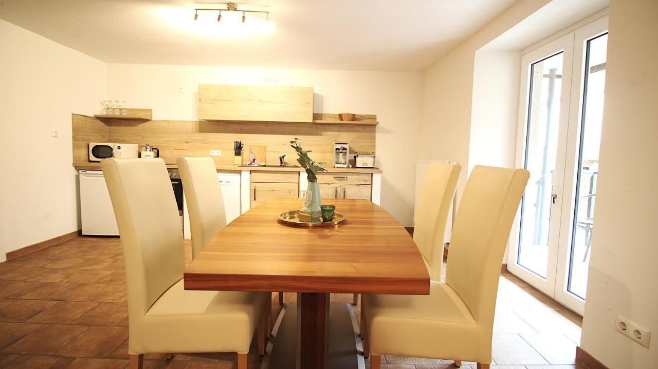 Apartment Am Wasserschloss 1-3 *